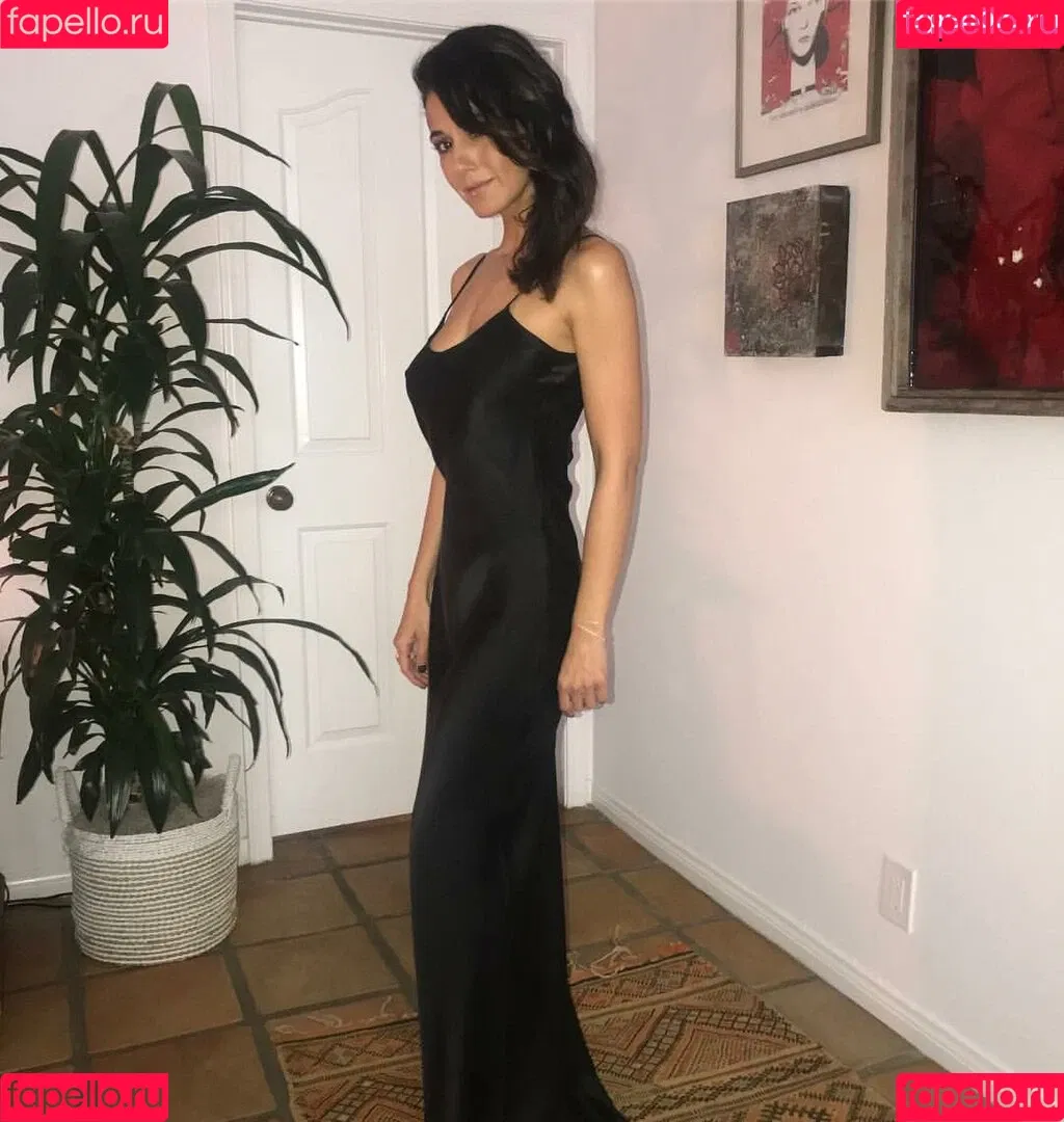 Emmanuelle Chriqui Onlyfans Photo Gallery 