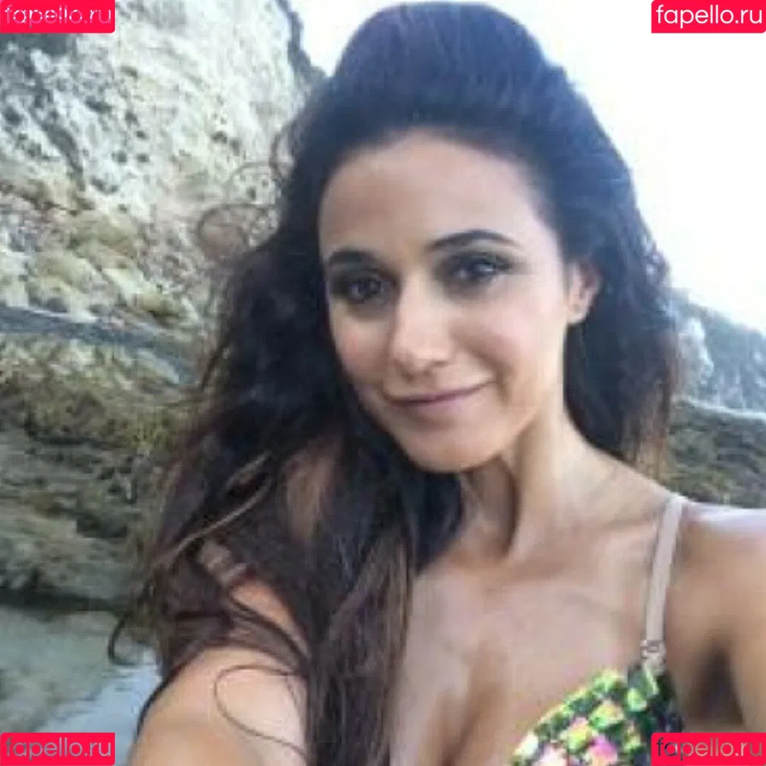 Emmanuelle Chriqui Onlyfans Photo Gallery 