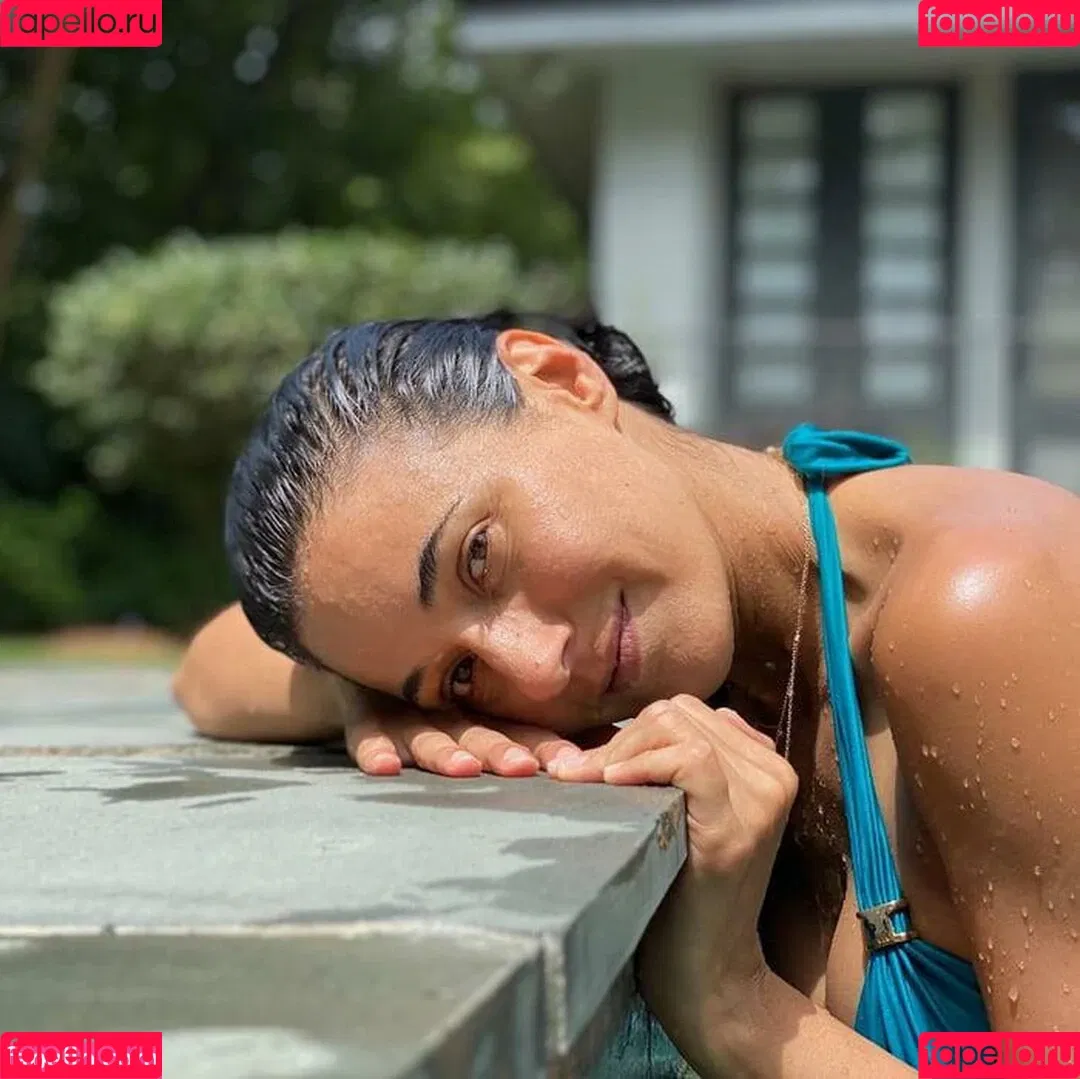 Emmanuelle Chriqui Onlyfans Photo Gallery 