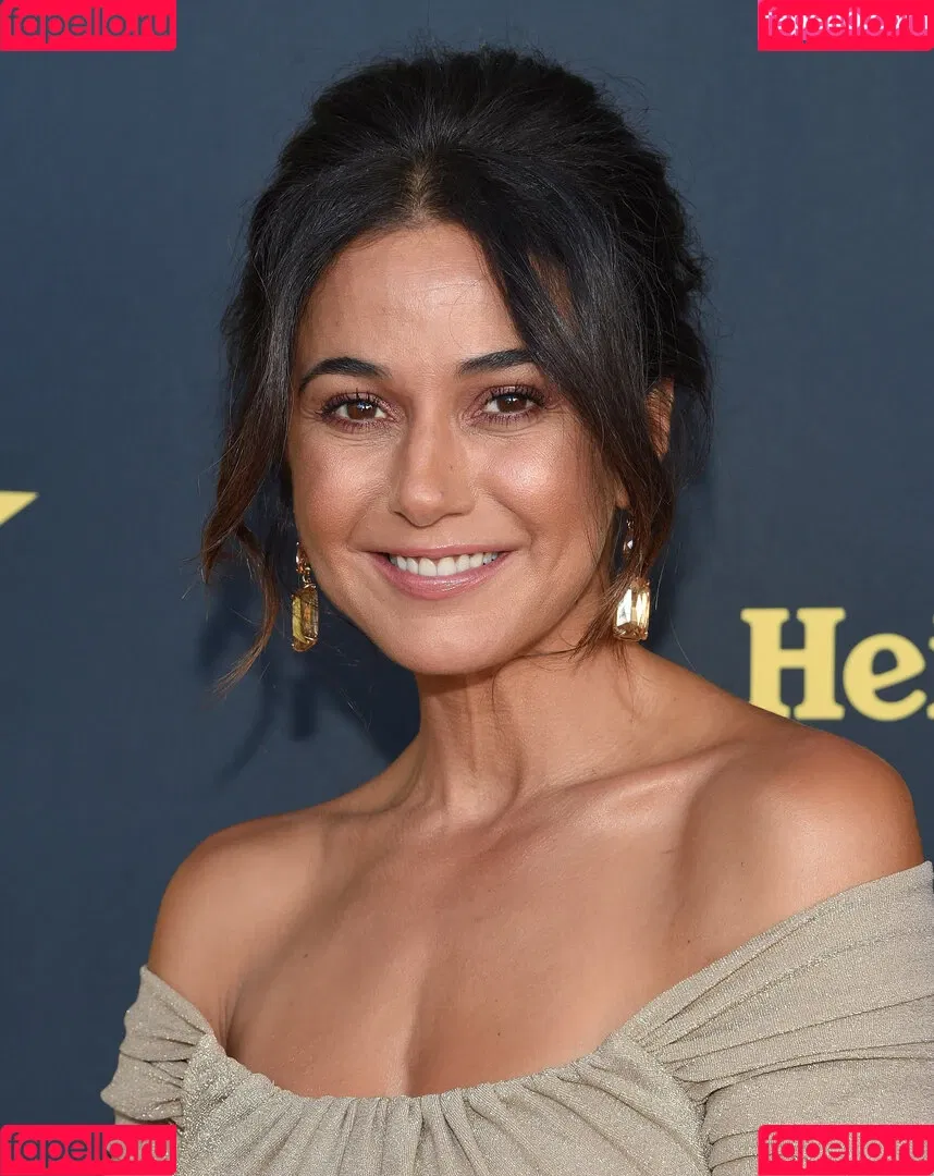 Emmanuelle Chriqui Onlyfans Photo Gallery 