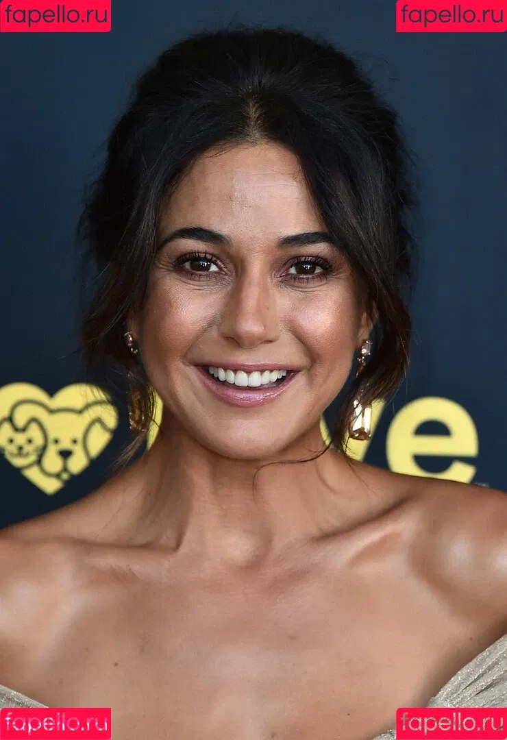 Emmanuelle Chriqui Onlyfans Photo Gallery 
