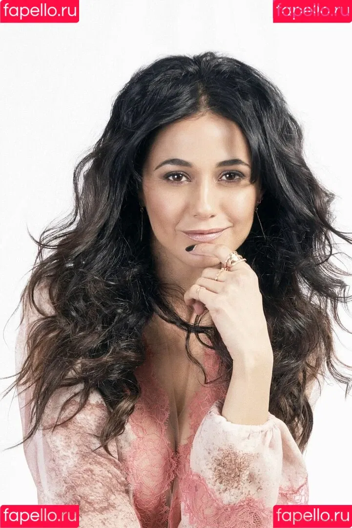 Emmanuelle Chriqui Onlyfans Photo Gallery 