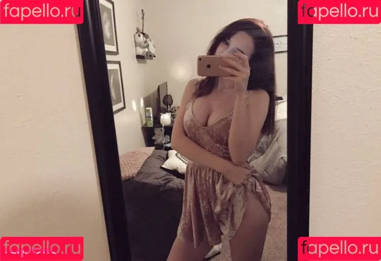 Emmia Onlyfans Photo Gallery 