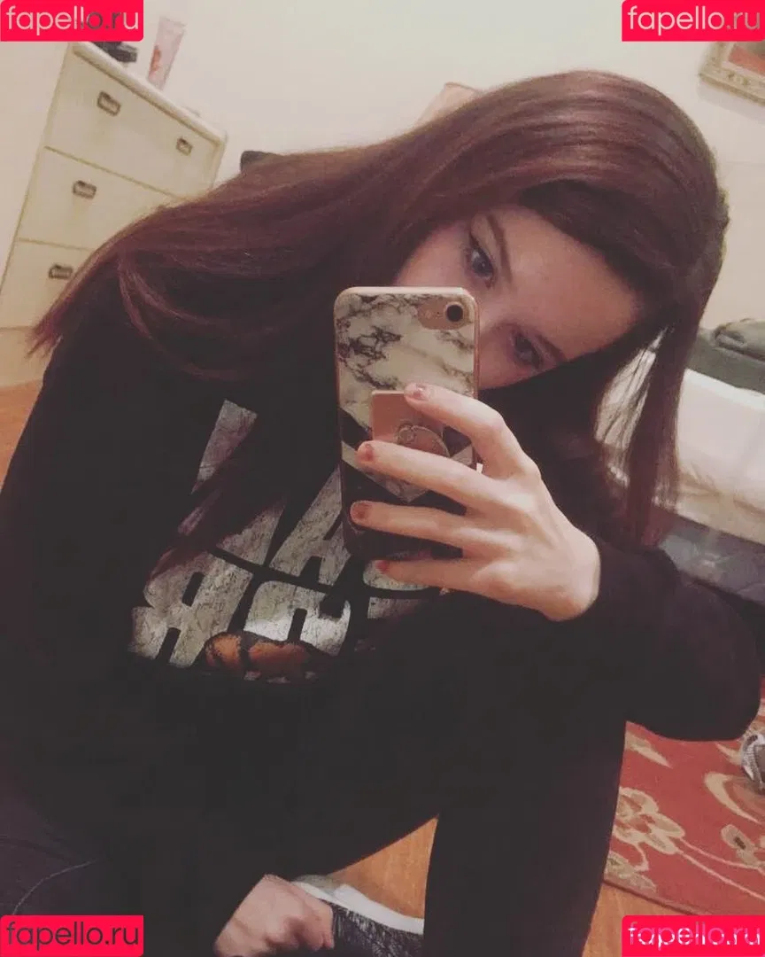 Emmia Onlyfans Photo Gallery 