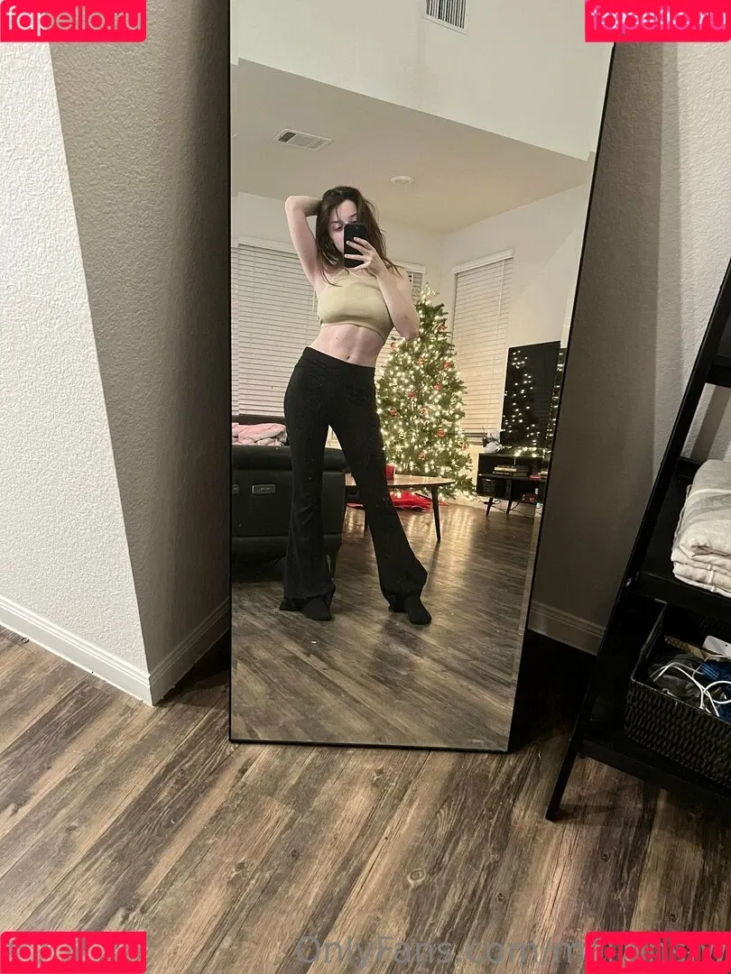 Emmia Onlyfans Photo Gallery 