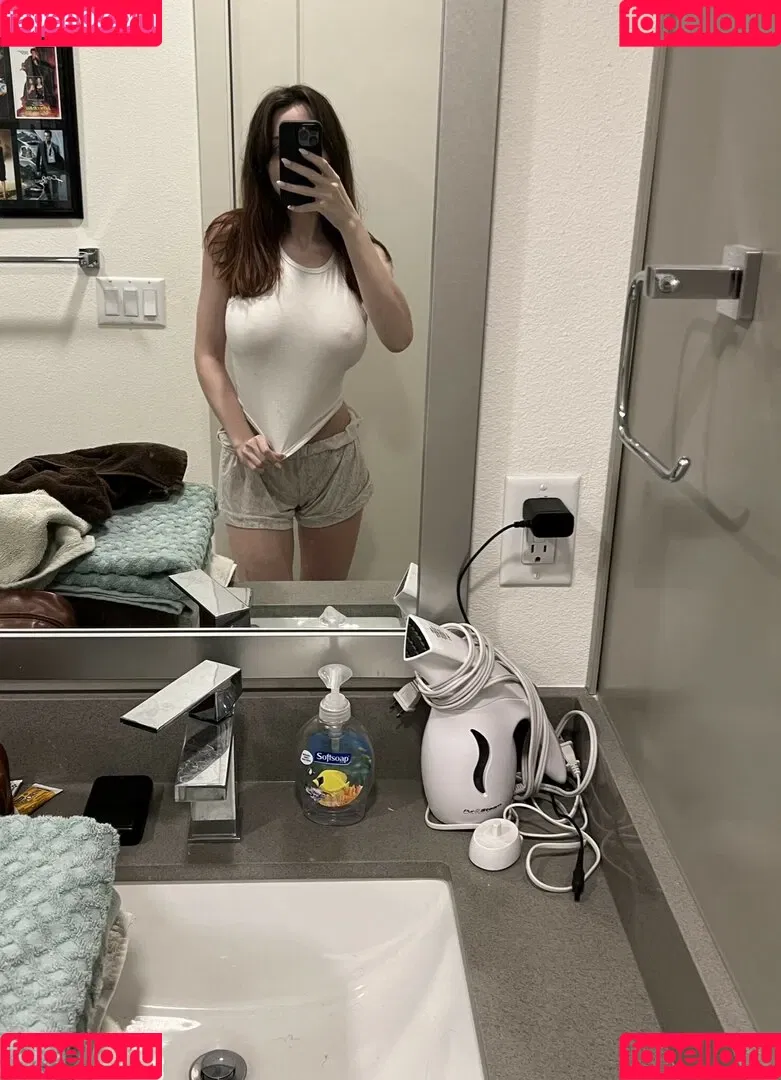 Emmia Onlyfans Photo Gallery 