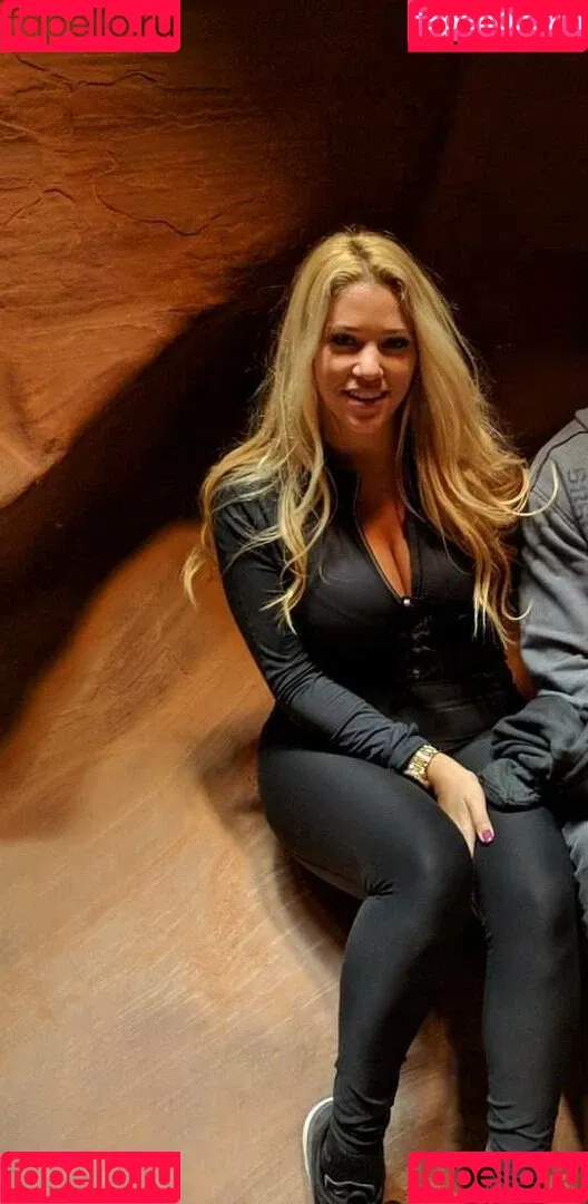 Nicolle A Onlyfans Photo Gallery 
