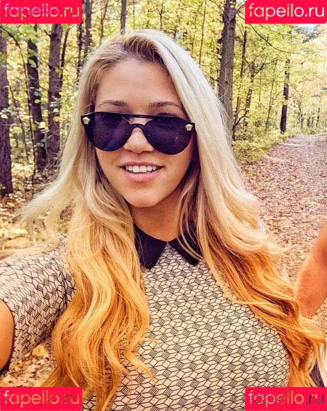 Nicolle A Onlyfans Photo Gallery 