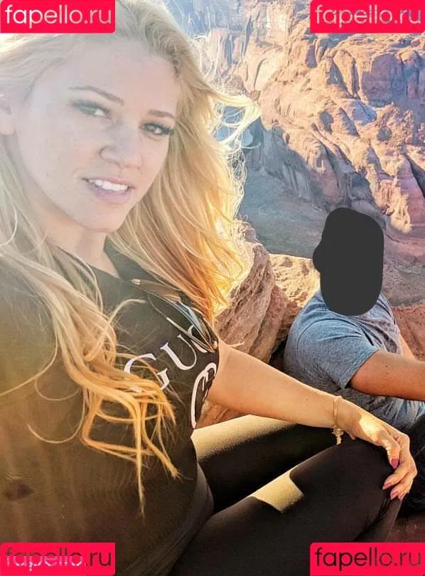 Nicolle A Onlyfans Photo Gallery 