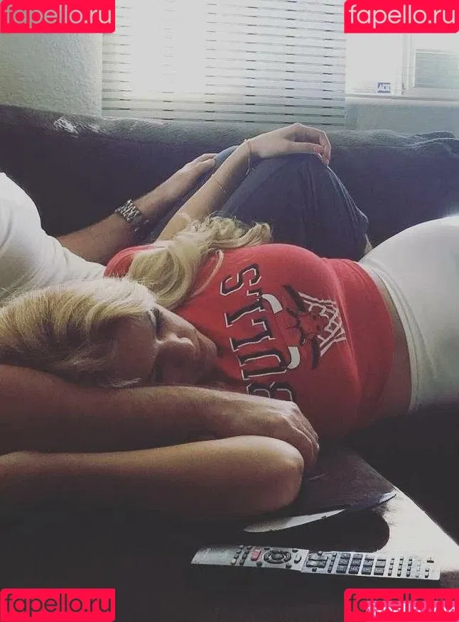 Nicolle A Onlyfans Photo Gallery 