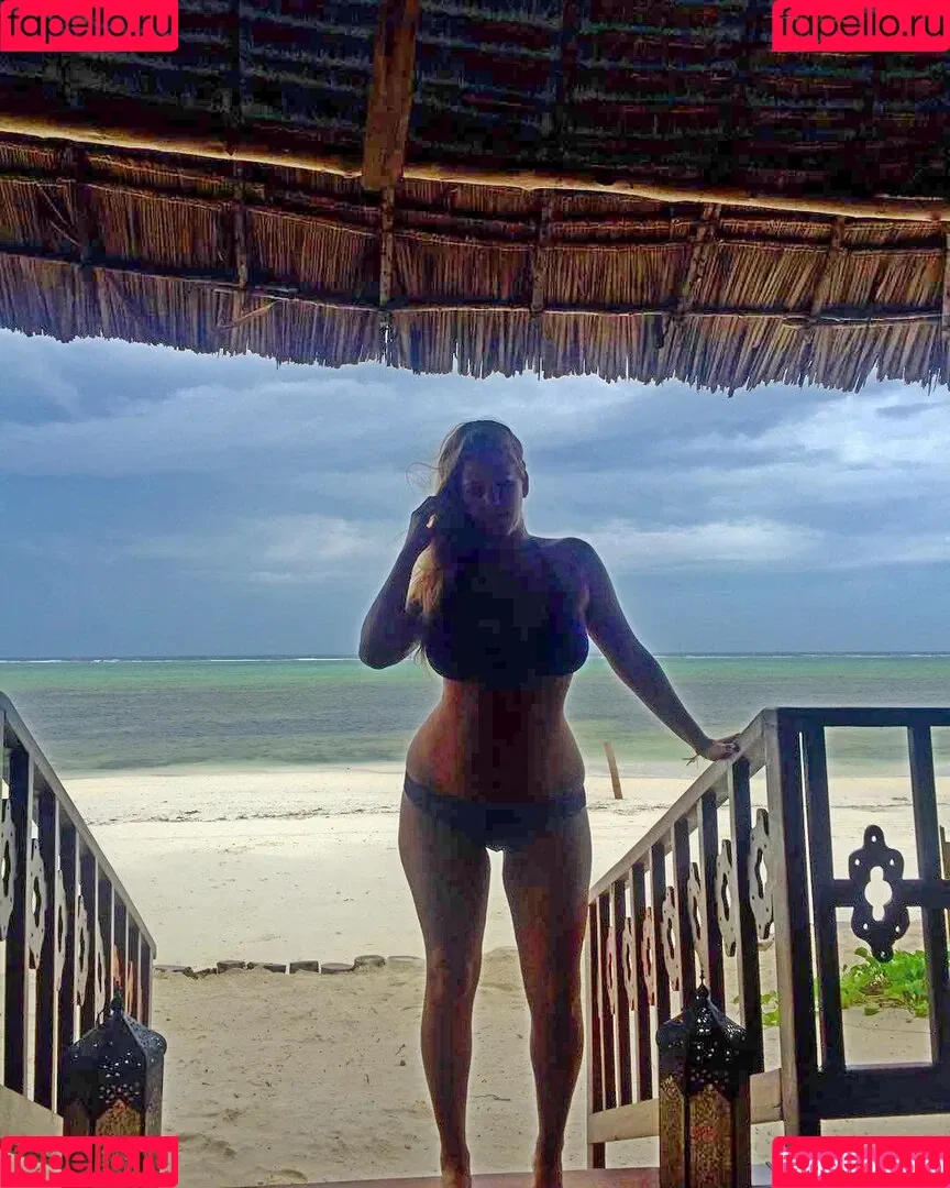 Nicolle A Onlyfans Photo Gallery 