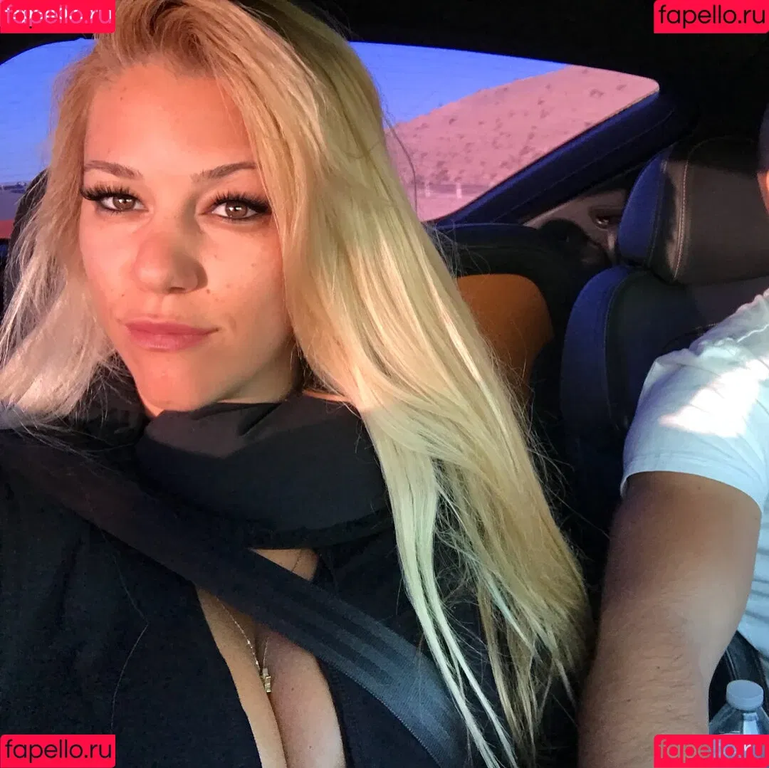 Nicolle A Onlyfans Photo Gallery 