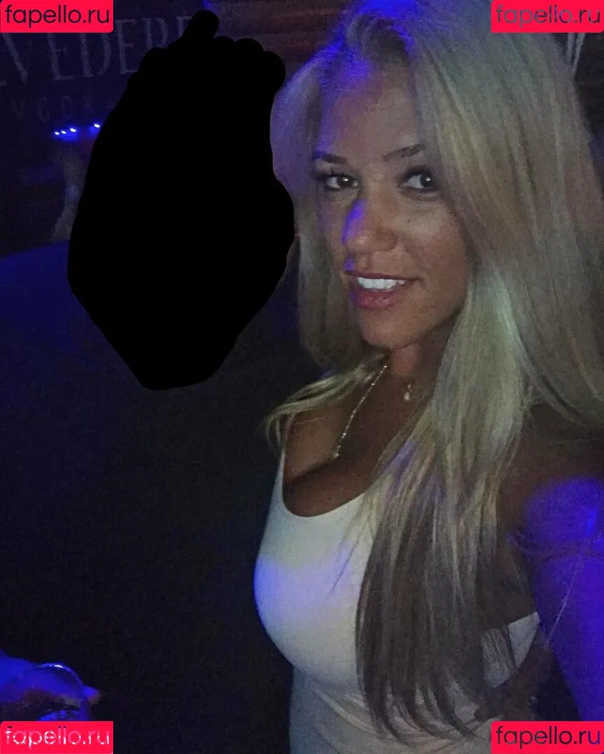 Nicolle A Onlyfans Photo Gallery 