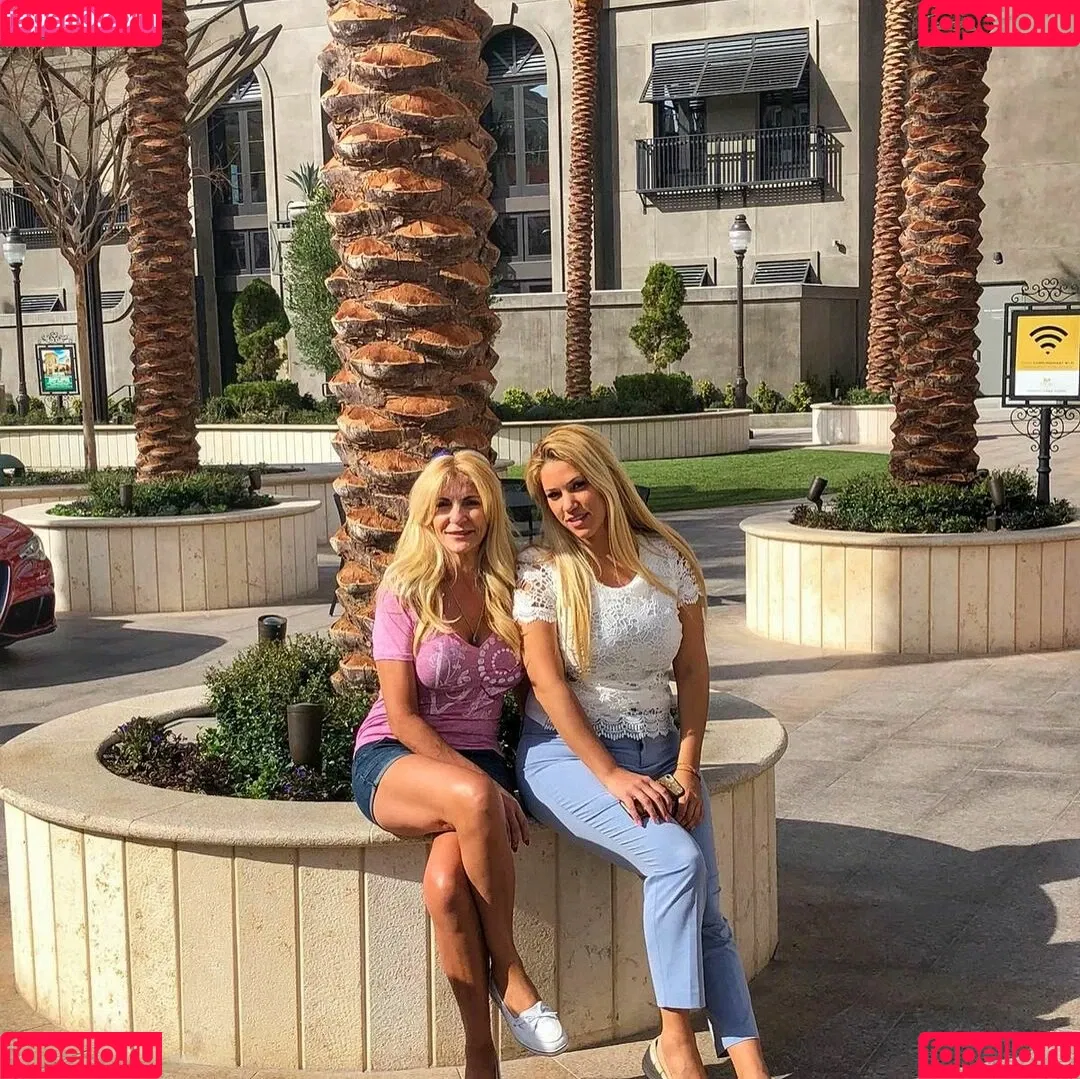 Nicolle A Onlyfans Photo Gallery 