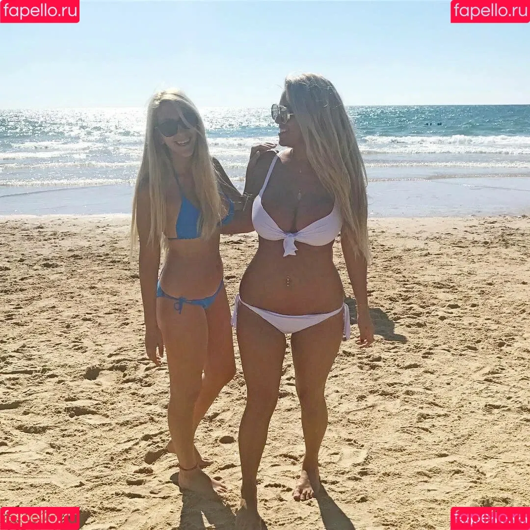 Nicolle A Onlyfans Photo Gallery 