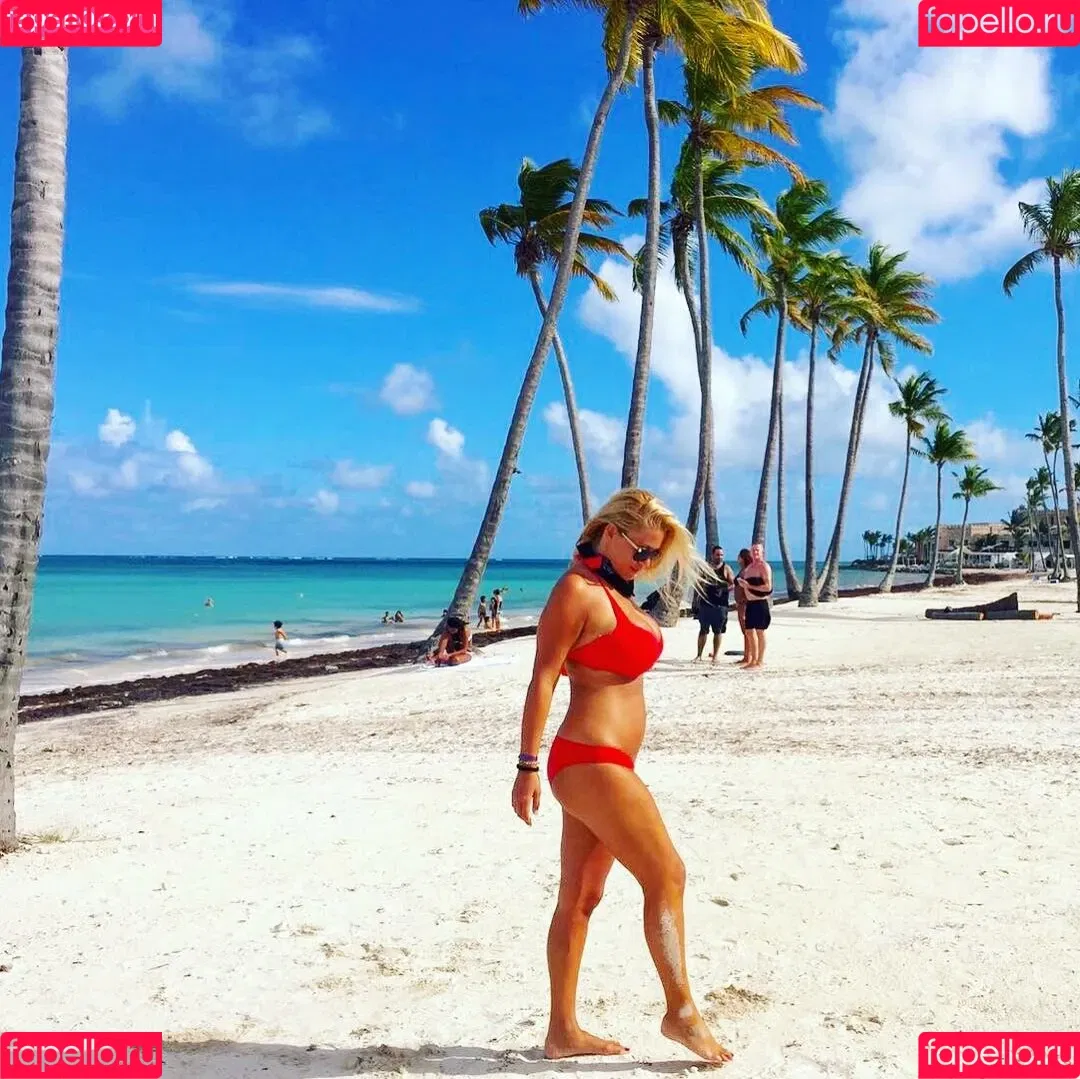 Nicolle A Onlyfans Photo Gallery 