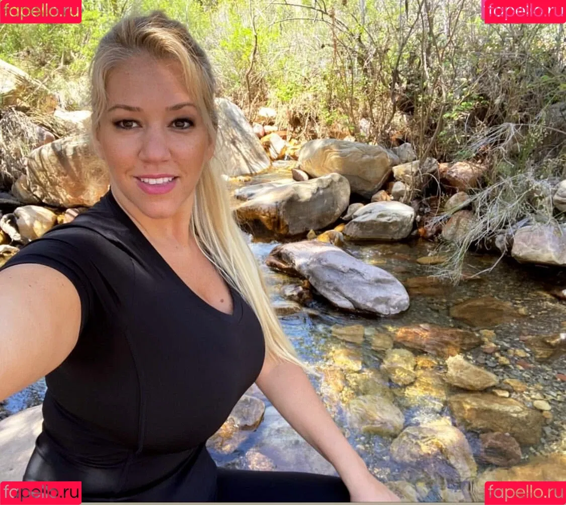 Nicolle A Onlyfans Photo Gallery 