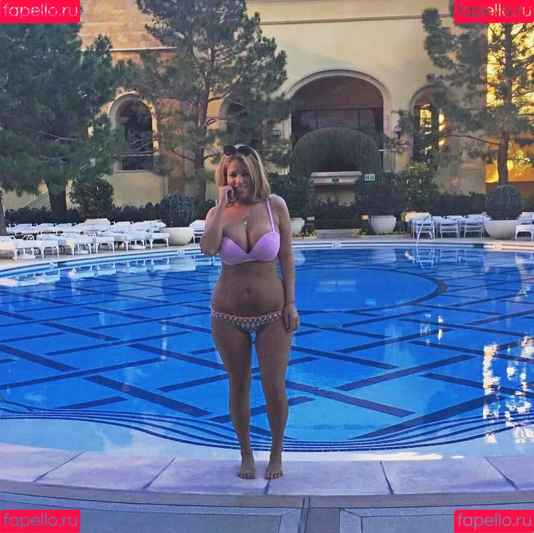 Nicolle A Onlyfans Photo Gallery 
