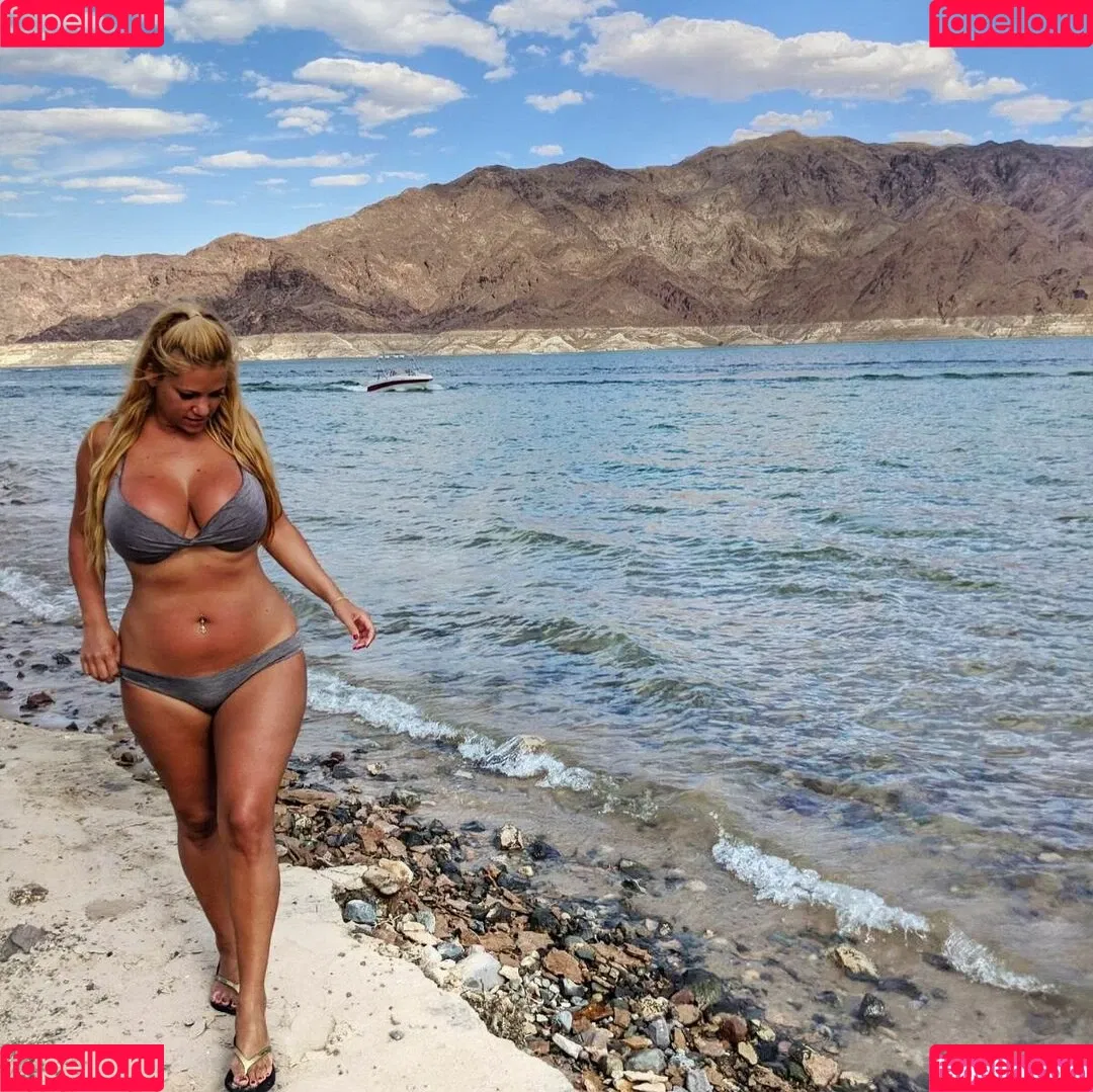 Nicolle A Onlyfans Photo Gallery 