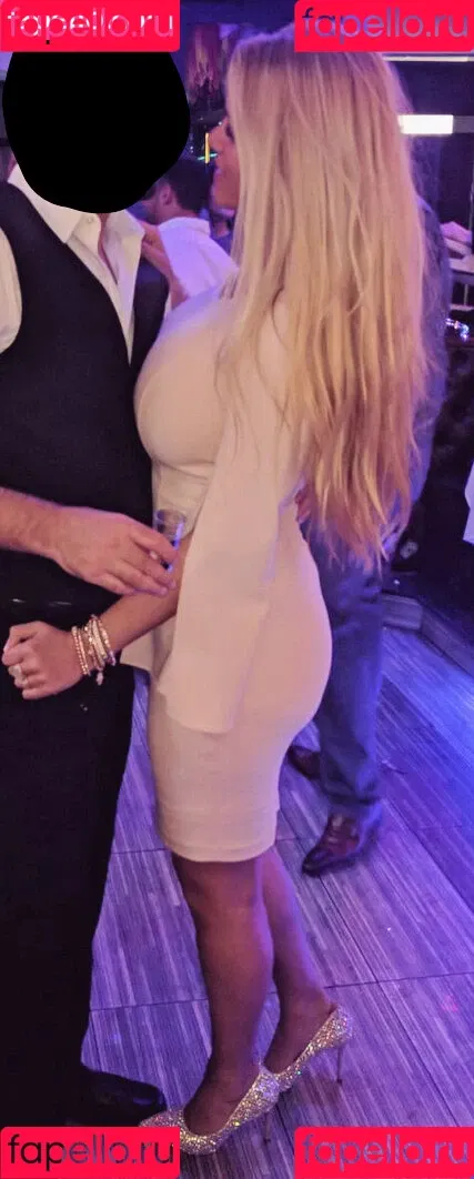 Nicolle A Onlyfans Photo Gallery 