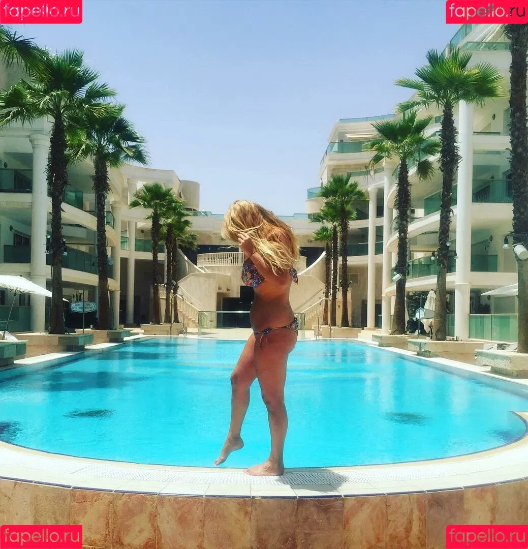 Nicolle A Onlyfans Photo Gallery 