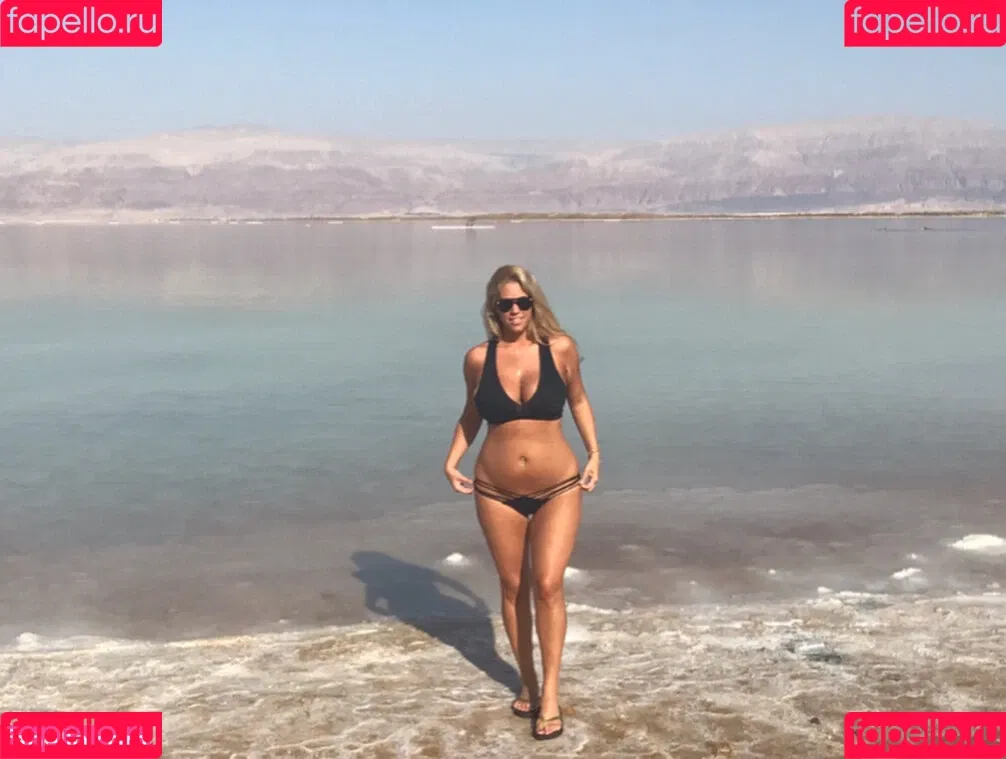Nicolle A Onlyfans Photo Gallery 