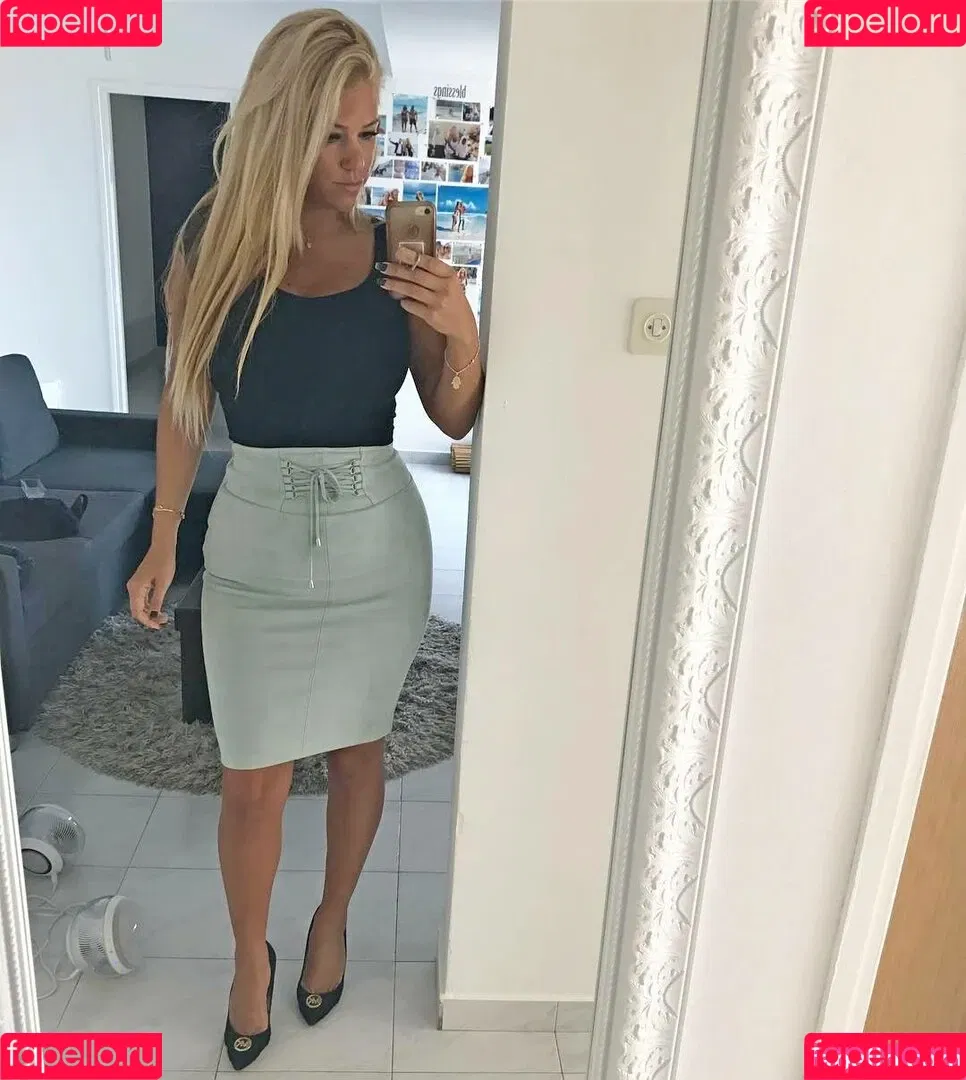 Nicolle A Onlyfans Photo Gallery 