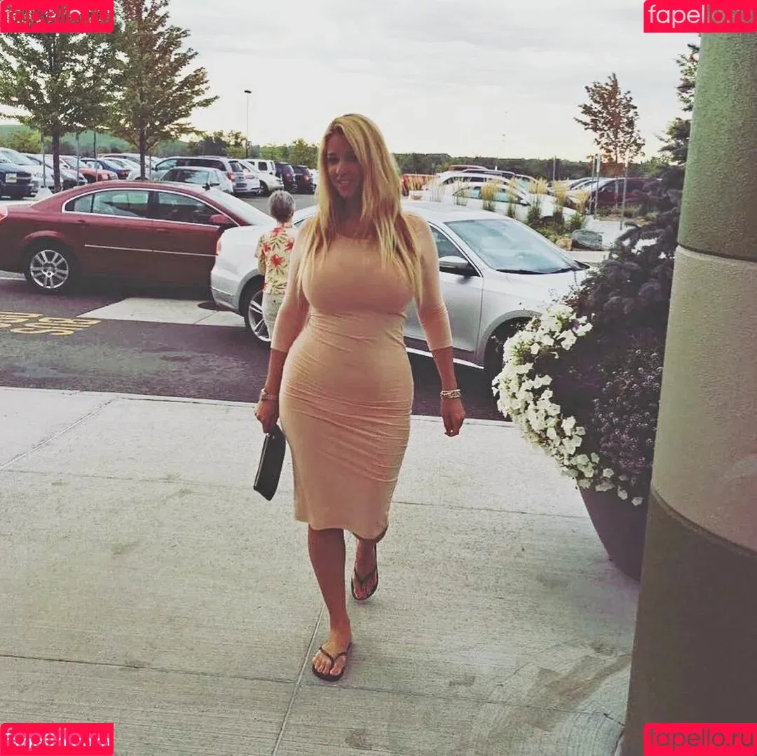 Nicolle A Onlyfans Photo Gallery 