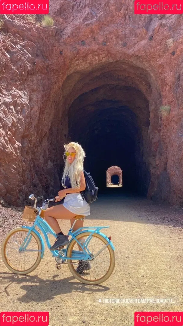 Nicolle A Onlyfans Photo Gallery 