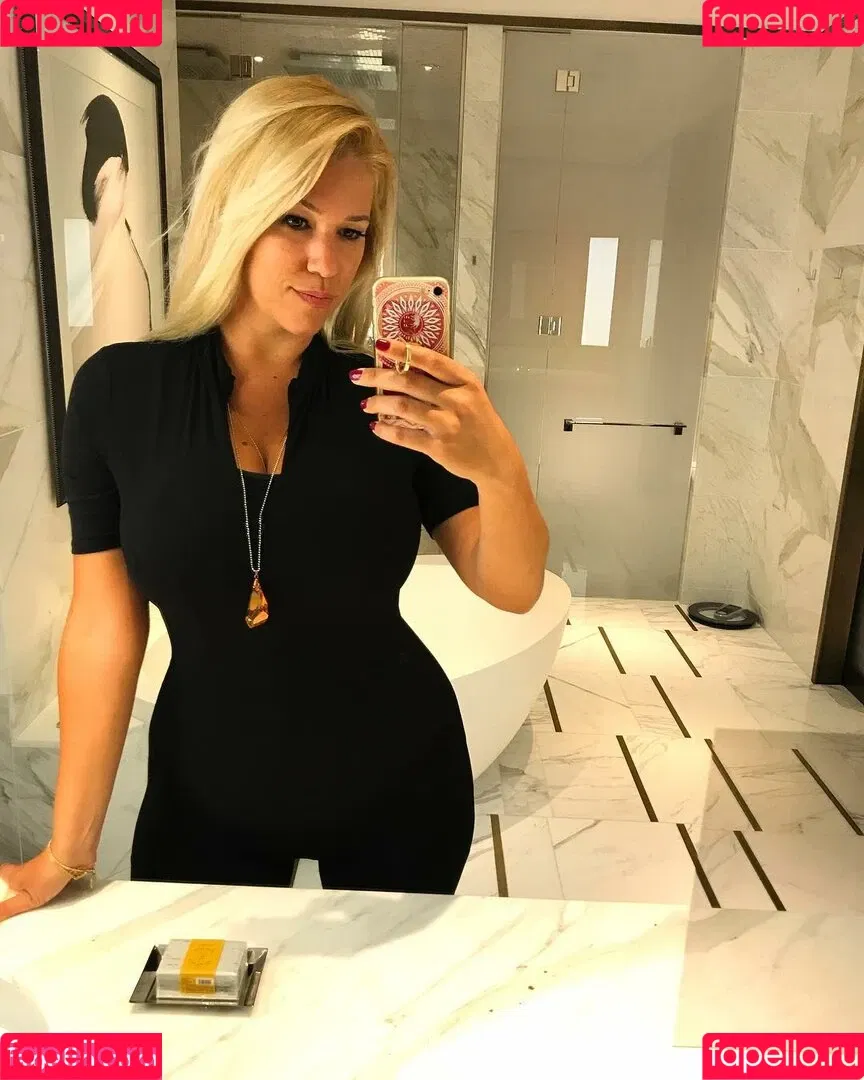 Nicolle A Onlyfans Photo Gallery 