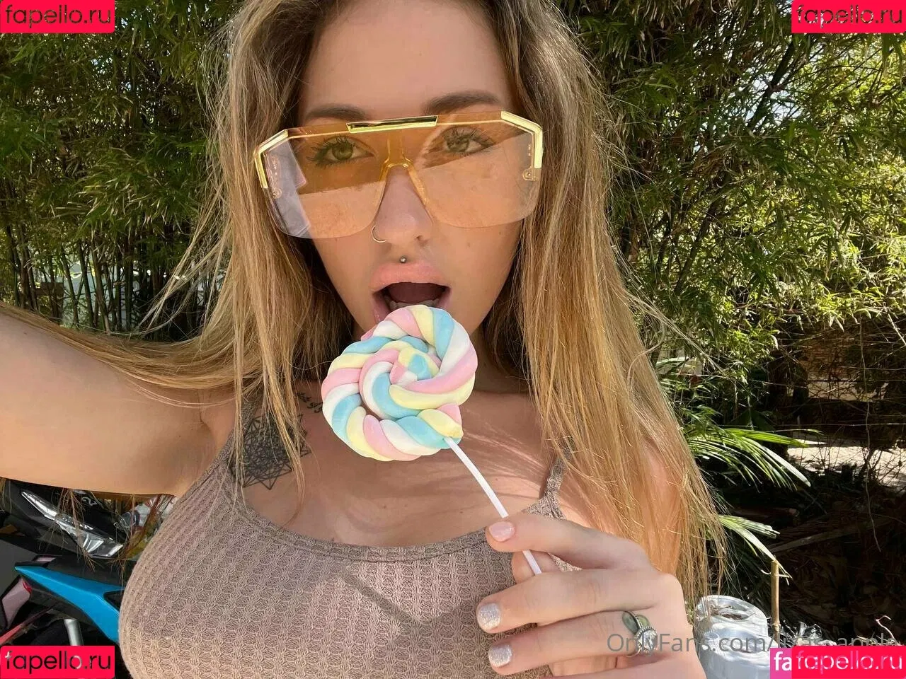 liza_aplle Onlyfans Photo Gallery 