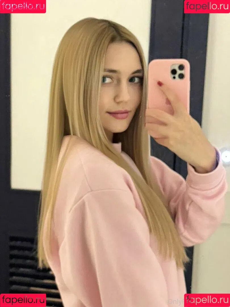 Kari.i Onlyfans Photo Gallery 
