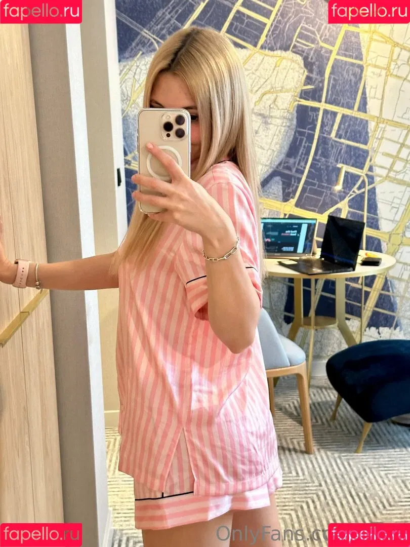 Kari.i Onlyfans Photo Gallery 