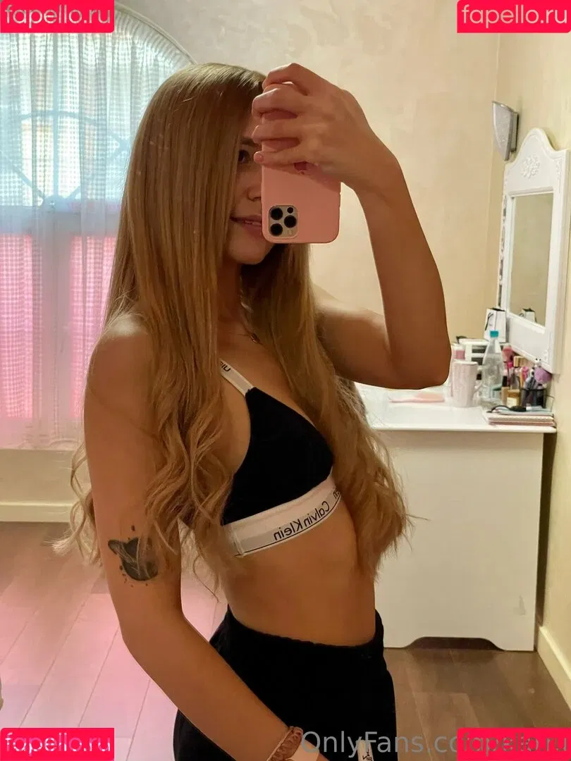 Kari.i Onlyfans Photo Gallery 