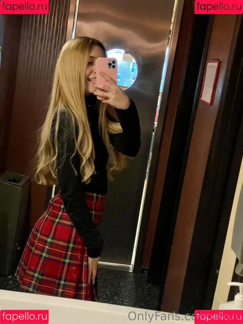 Kari.i Onlyfans Photo Gallery 