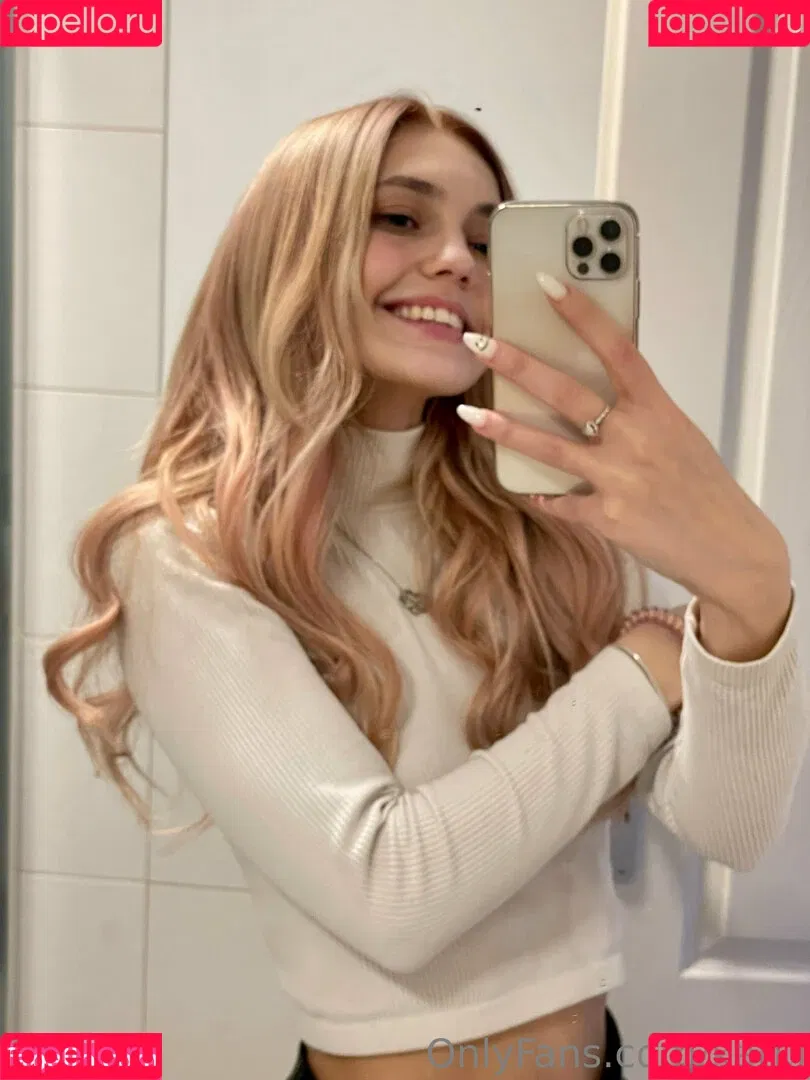 Kari.i Onlyfans Photo Gallery 
