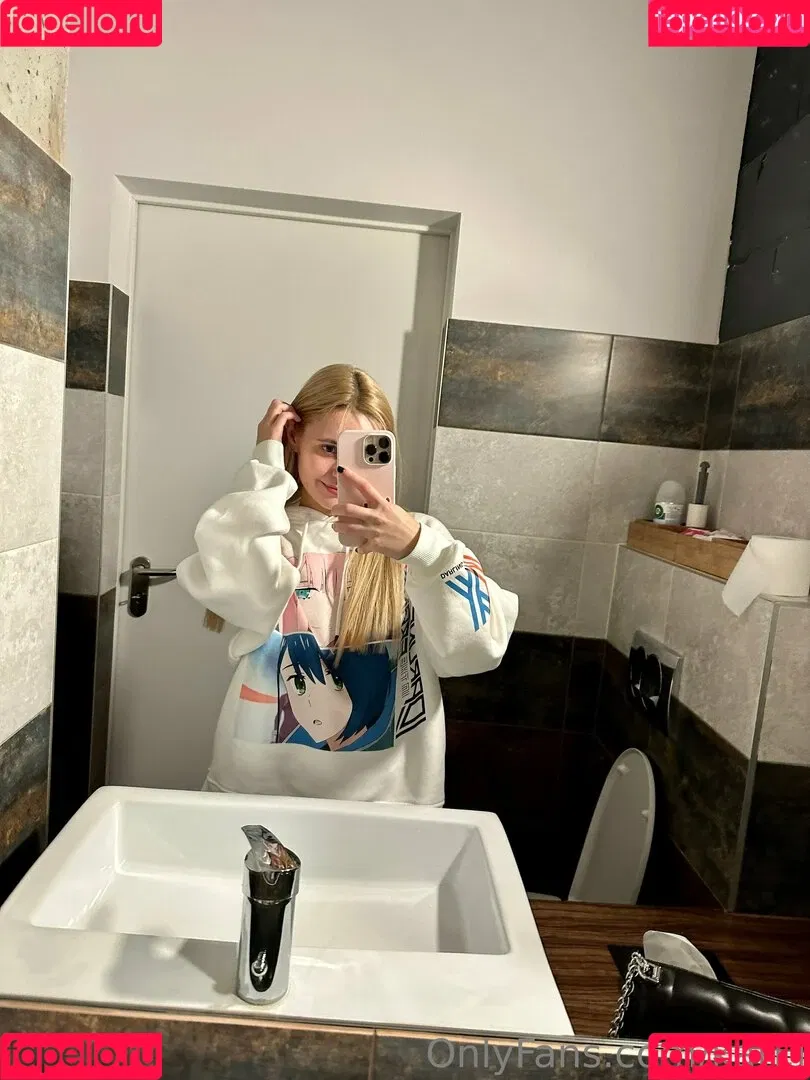 Kari.i Onlyfans Photo Gallery 