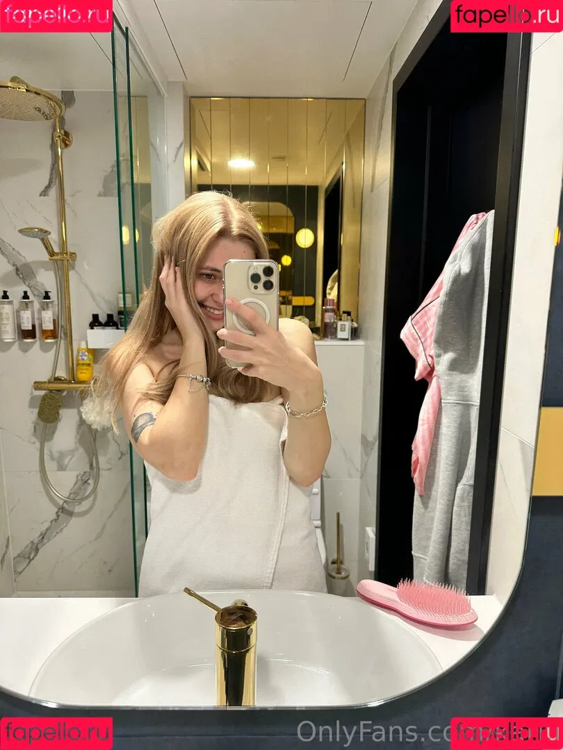 Kari.i Onlyfans Photo Gallery 