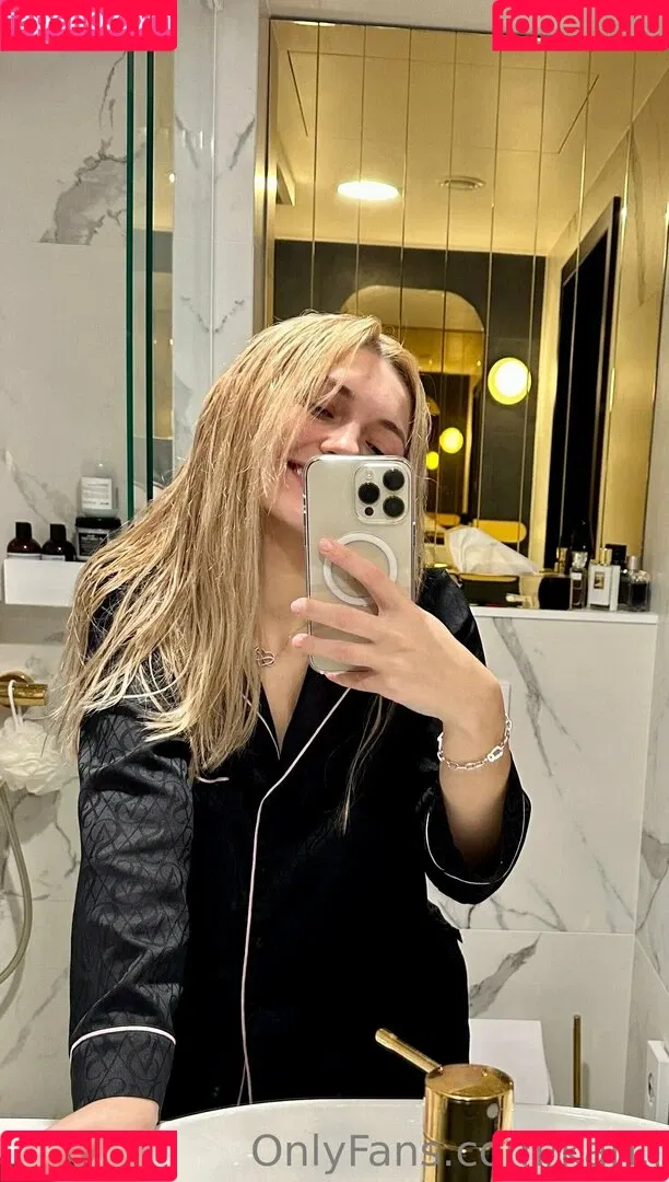 Kari.i Onlyfans Photo Gallery 