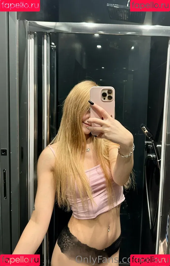Kari.i Onlyfans Photo Gallery 