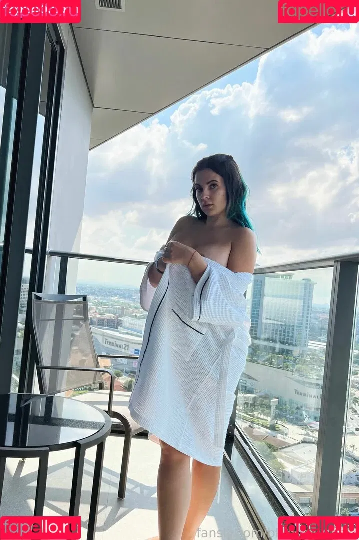 Polly Bones Onlyfans Photo Gallery 
