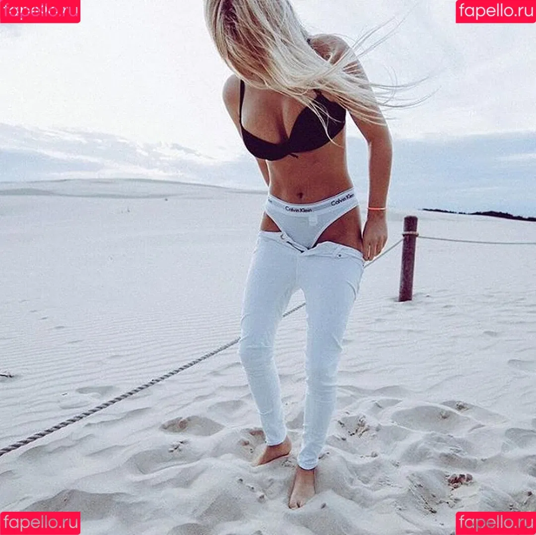 Sara Ladach Onlyfans Photo Gallery 