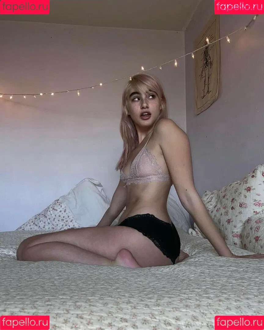 Delilah Delilahraige Onlyfans Photo Gallery 