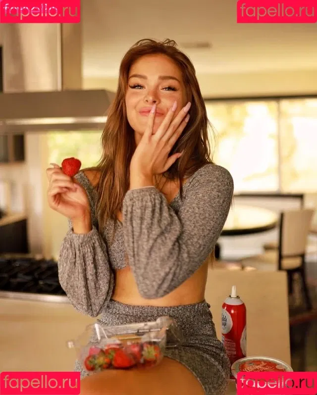 Brighton Sharbino Onlyfans Photo Gallery 