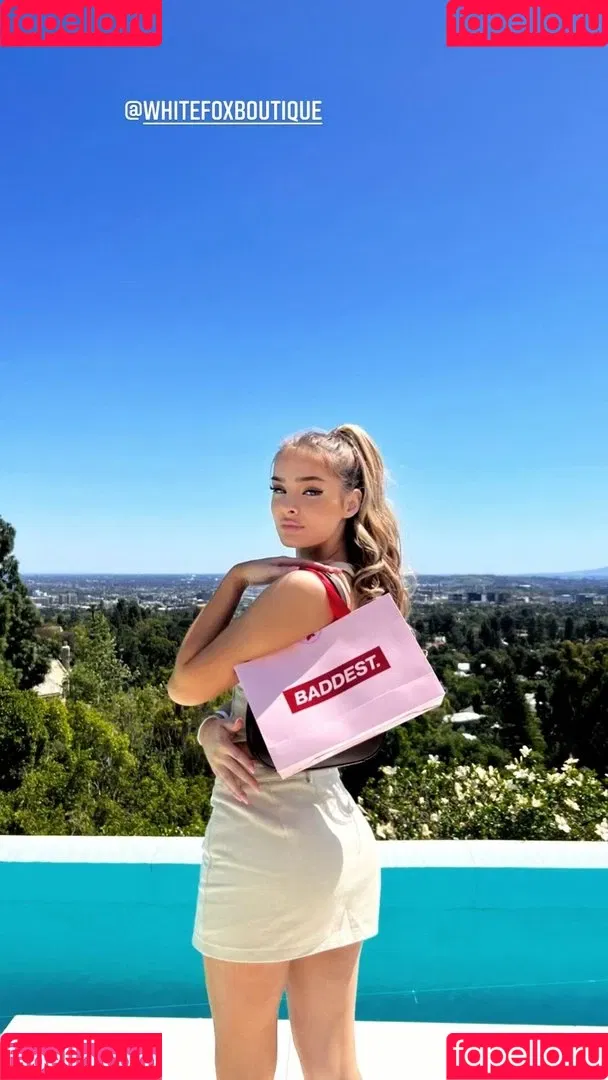 Brighton Sharbino Onlyfans Photo Gallery 