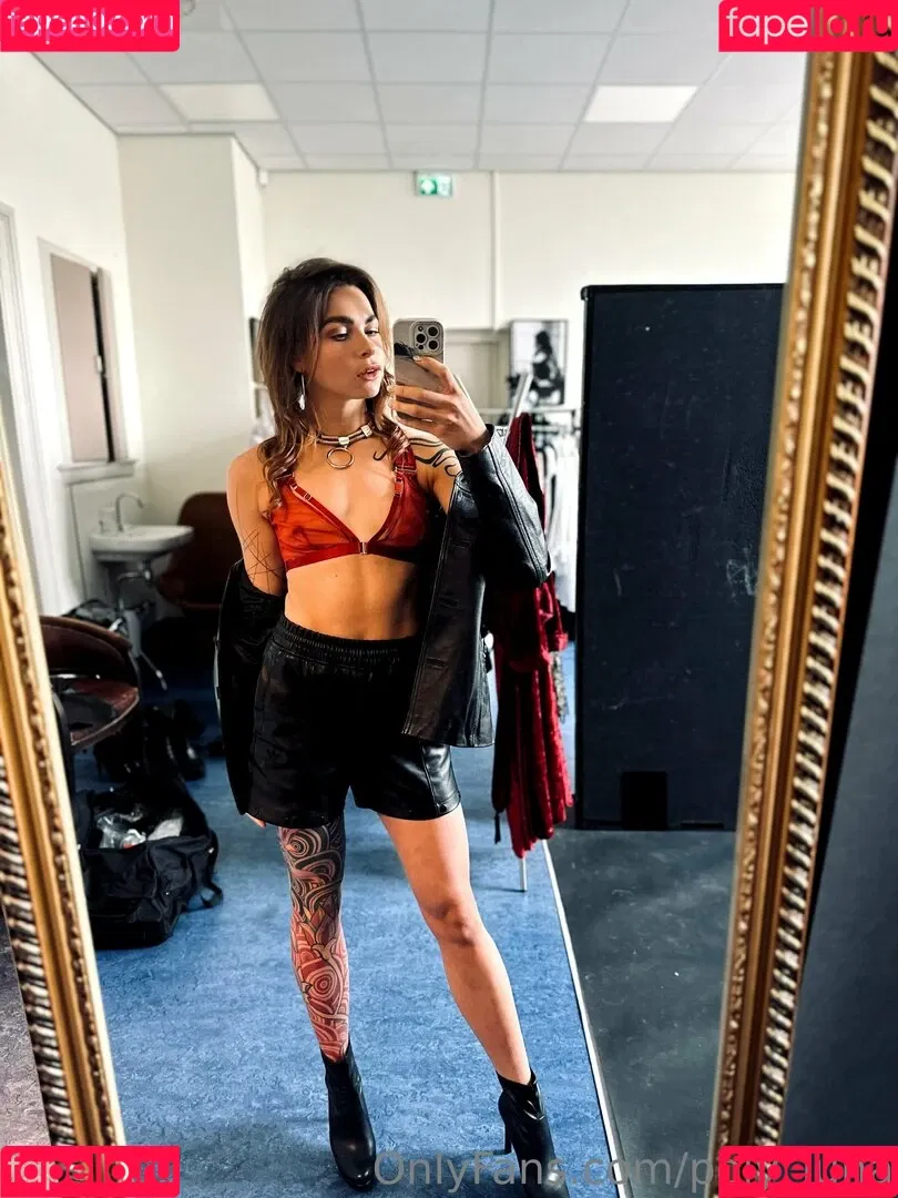 poly_luna Onlyfans Photo Gallery 