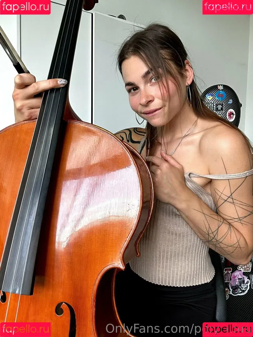 poly_luna Onlyfans Photo Gallery 