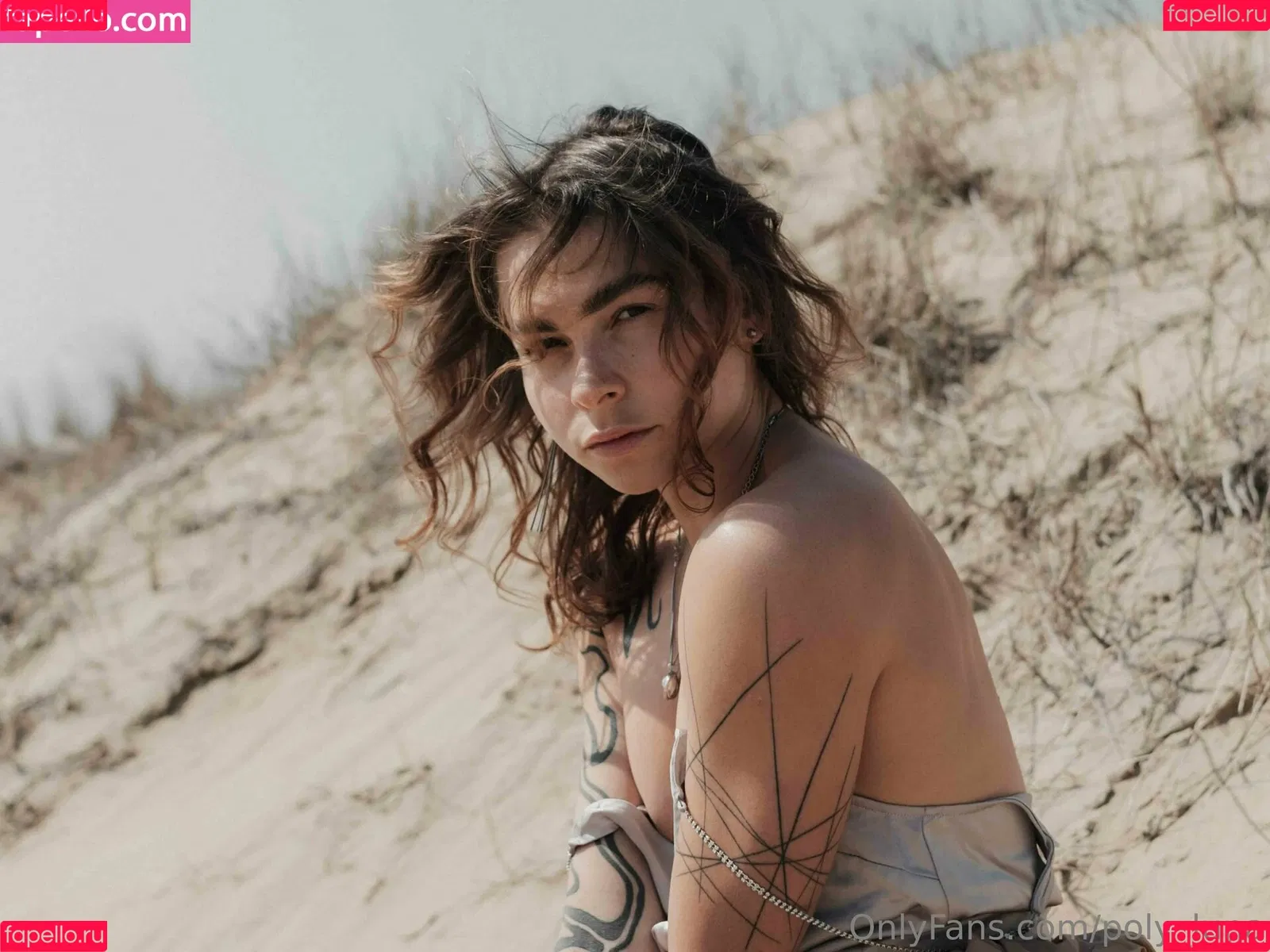 poly_luna Onlyfans Photo Gallery 
