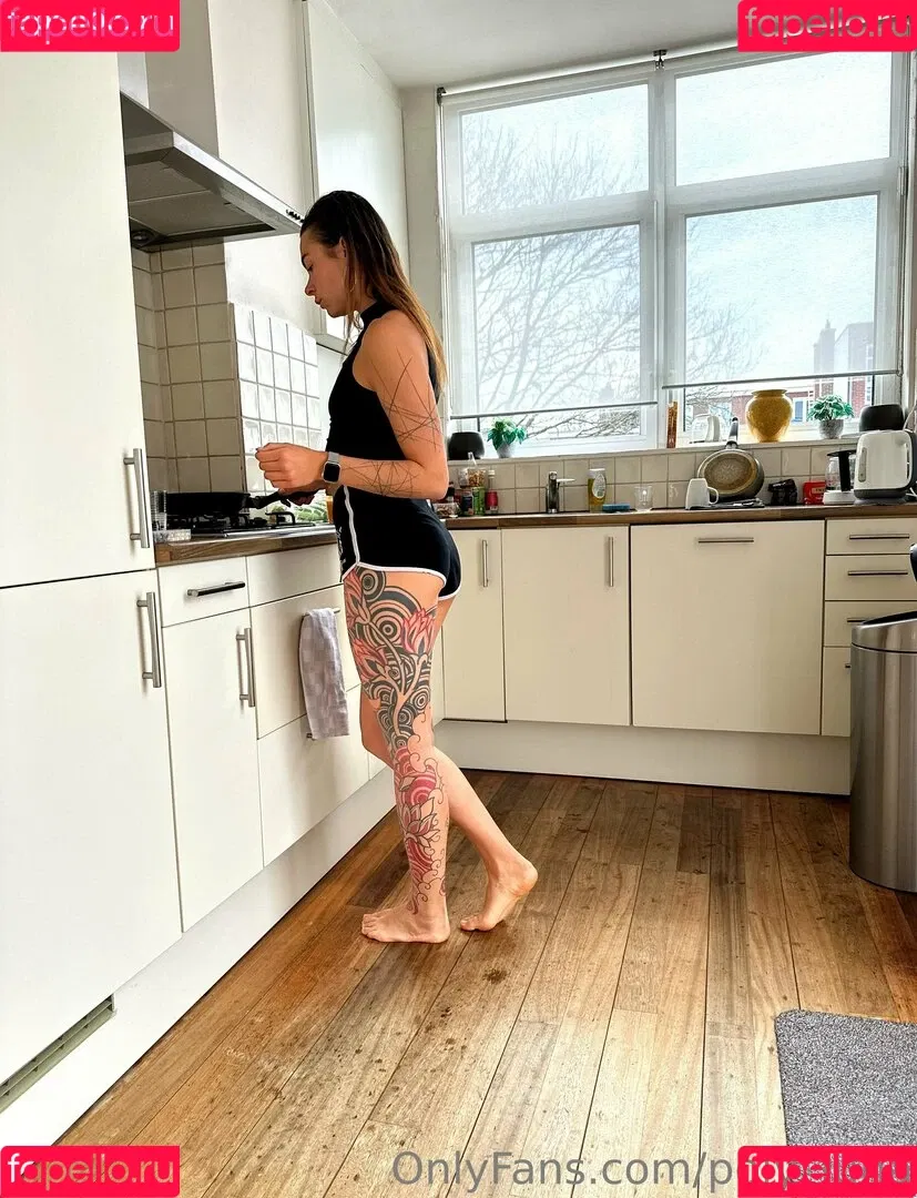 poly_luna Onlyfans Photo Gallery 