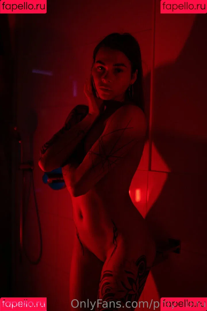 poly_luna Onlyfans Photo Gallery 